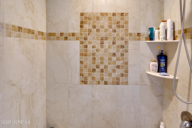 $999,999 | 21 Christopher Drive, Howell, NJ 07731