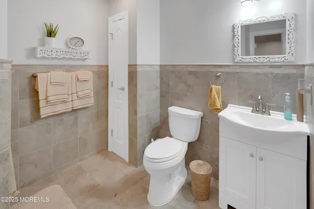 $999,999 | 21 Christopher Drive, Howell, NJ 07731