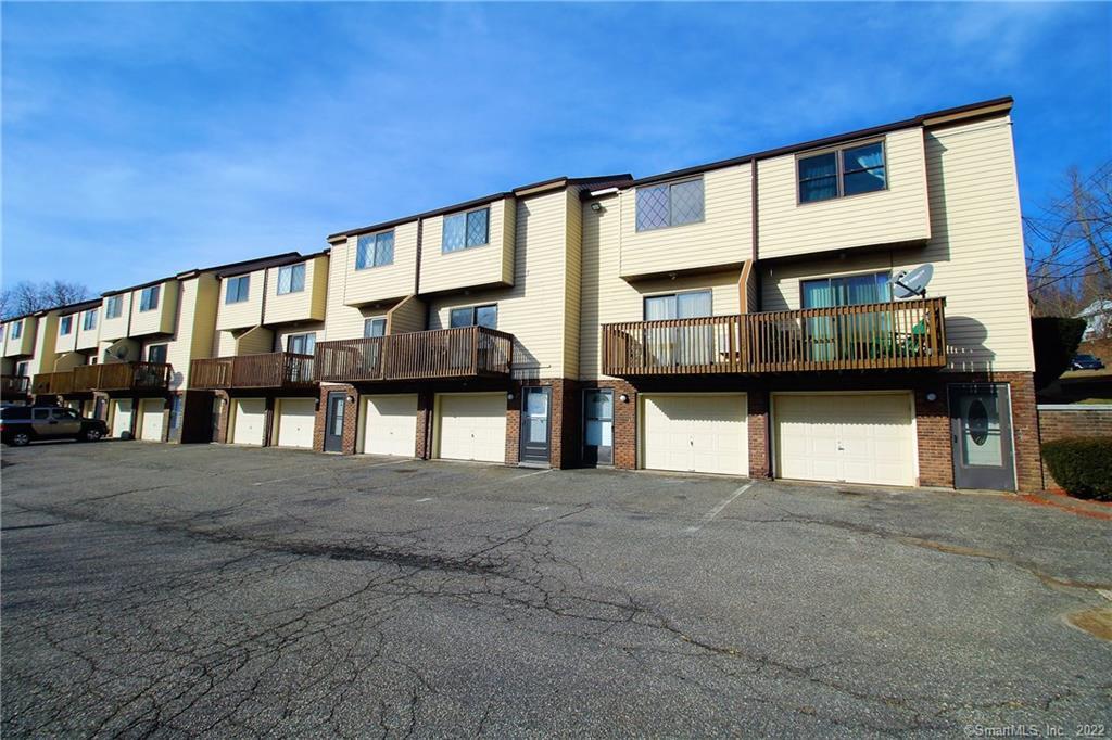 2 Craftwood Road, Unit 3 Waterbury, CT 06704 - Photo 1 of 1 Gallery Image 1