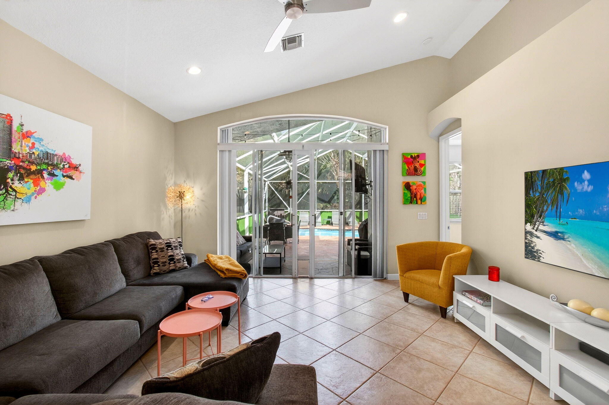 6737 Southport Drive Boynton Beach, FL 33472 - Photo 25 of 99 a living room with furniture and a flat screen tv