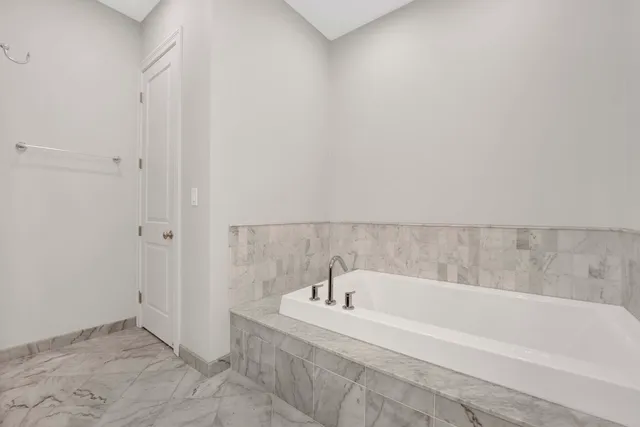 $1,499,950 | 1433 West Winnemac Avenue, Chicago, IL 60640