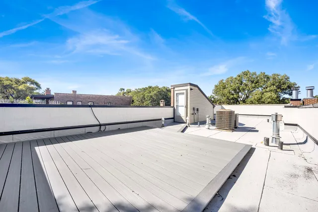 $1,499,950 | 1433 West Winnemac Avenue, Chicago, IL 60640