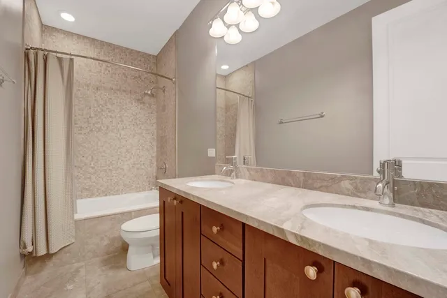 $1,499,950 | 1433 West Winnemac Avenue, Chicago, IL 60640