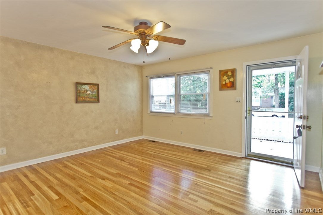 19 Neff Drive Hampton, VA 23669 - Photo 4 of 32 Gallery Image 4