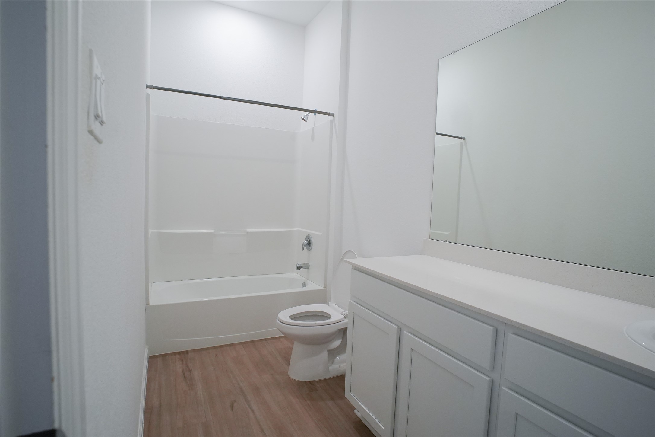 3210 Spanish Oak Lane Rosenberg, TX 77471 - Photo 15 of 29 a bathroom with a sink a toilet and shower