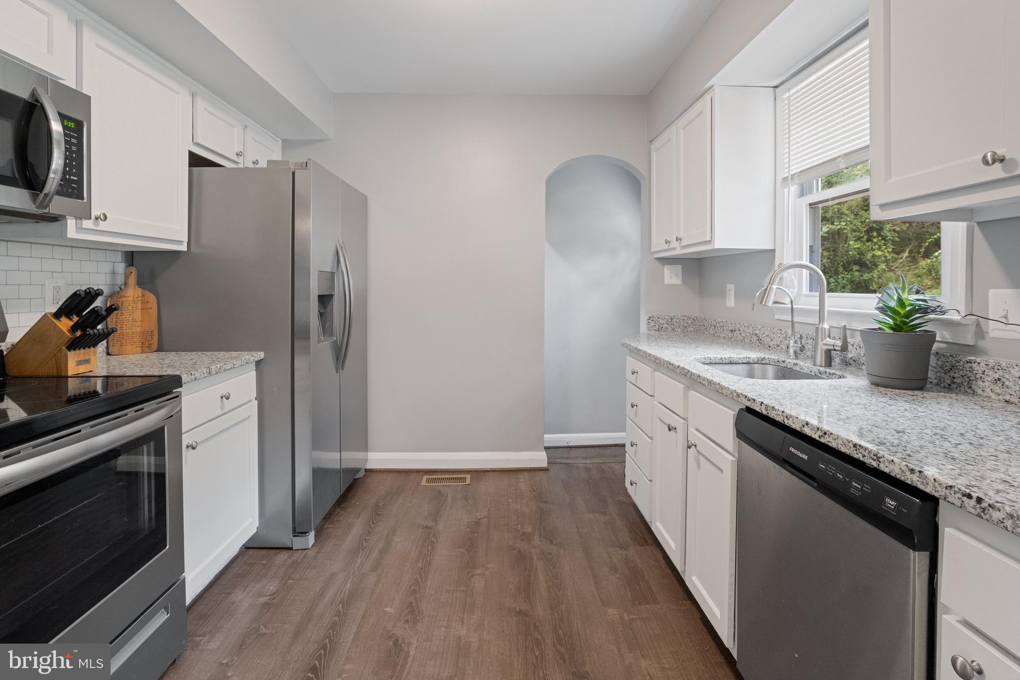 4570 Mountain Road Pasadena, MD 21122 - Photo 13 of 42