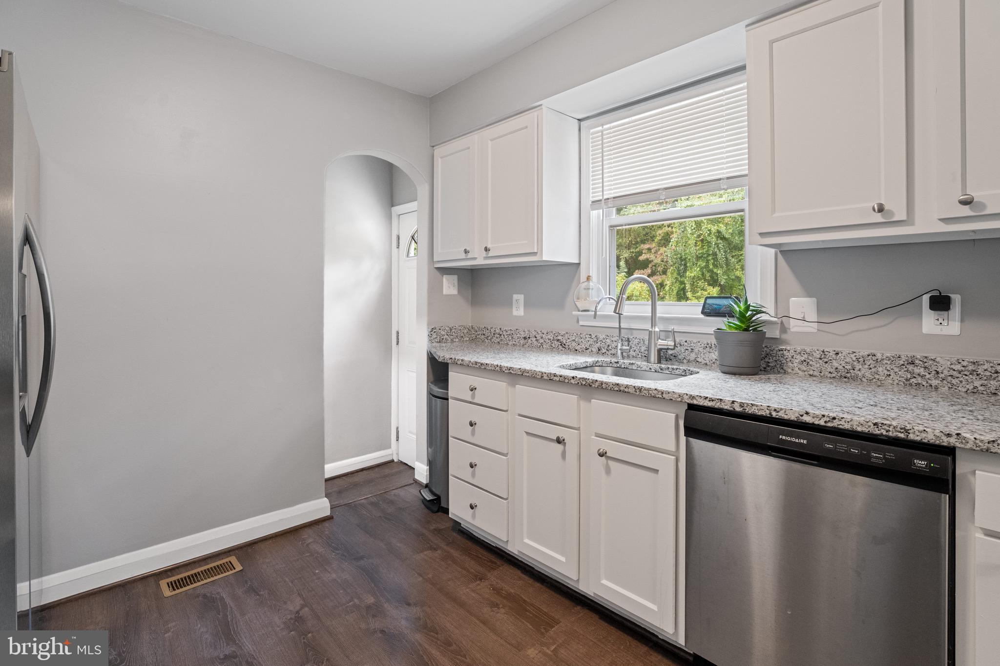 4570 Mountain Road Pasadena, MD 21122 - Photo 16 of 42