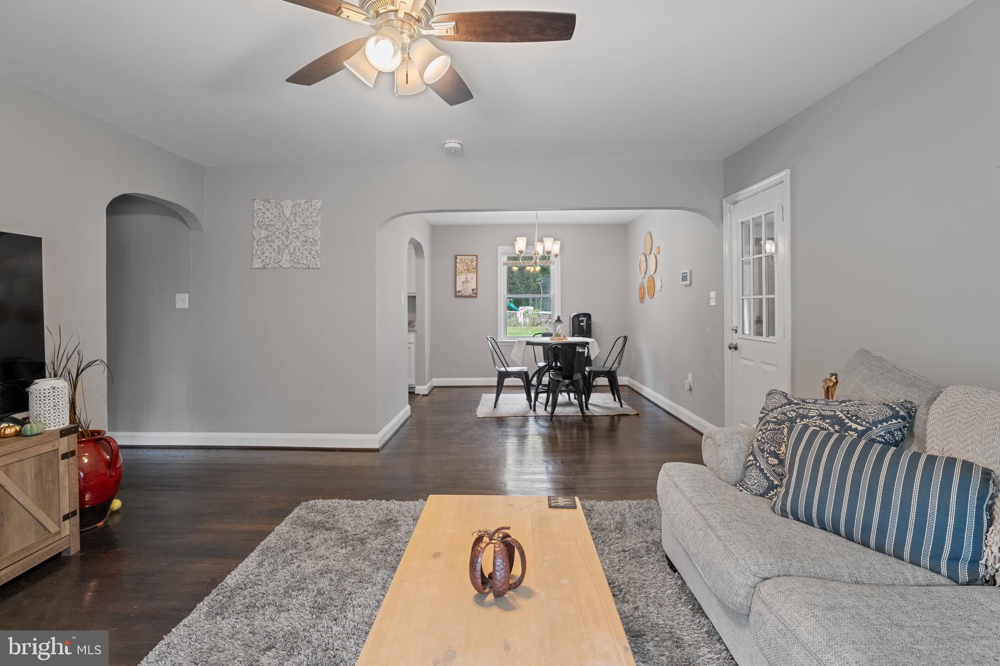 4570 Mountain Road Pasadena, MD 21122 - Photo 7 of 42