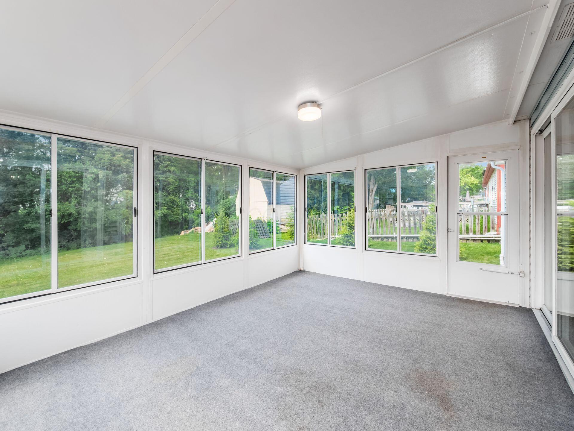 449 Senate Avenue Delaware, OH 43015 - Photo 26 of 31 Sun Room