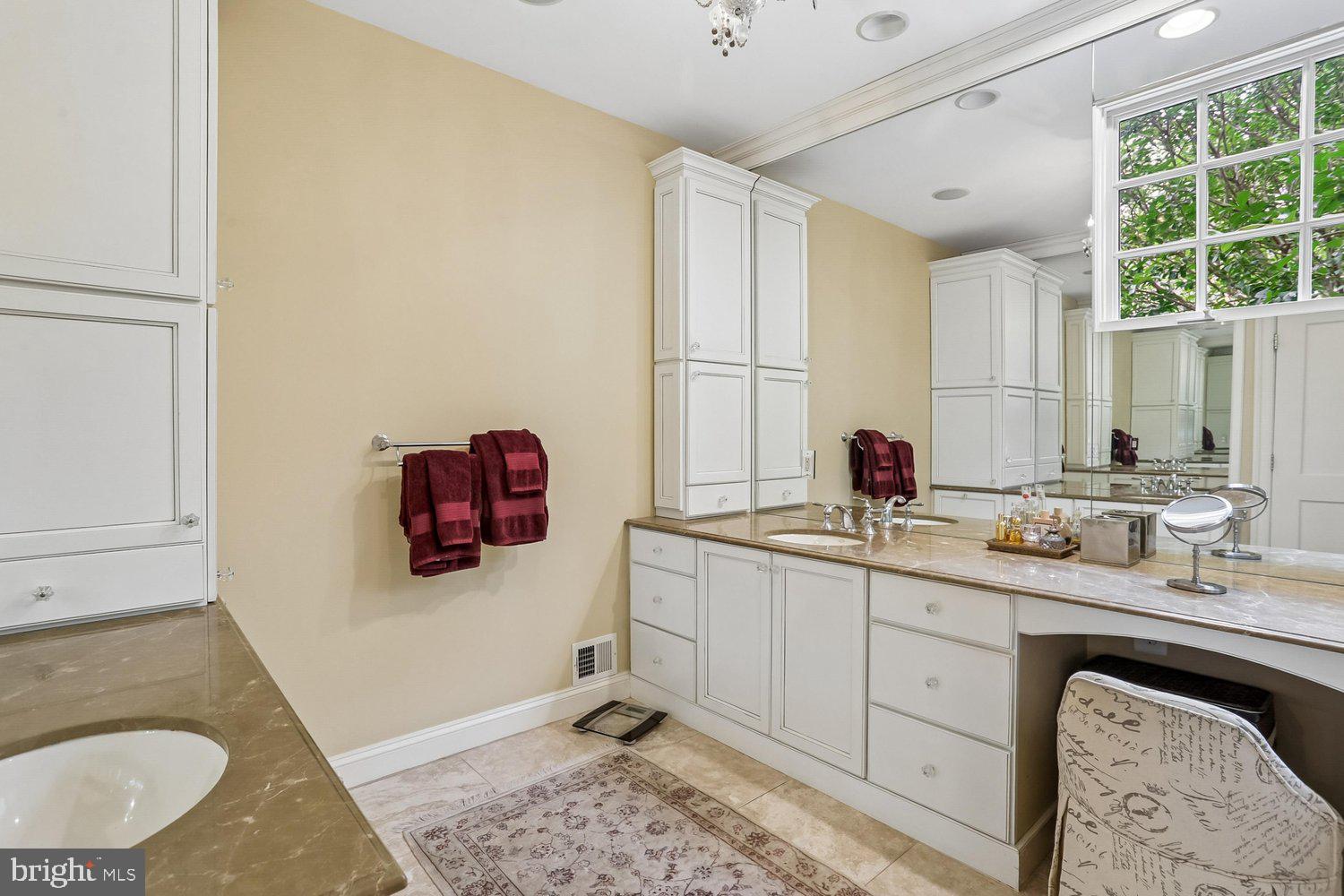 11736 Gainsborough Road Potomac, MD 20854 - Photo 58 of 100 Primary Bath