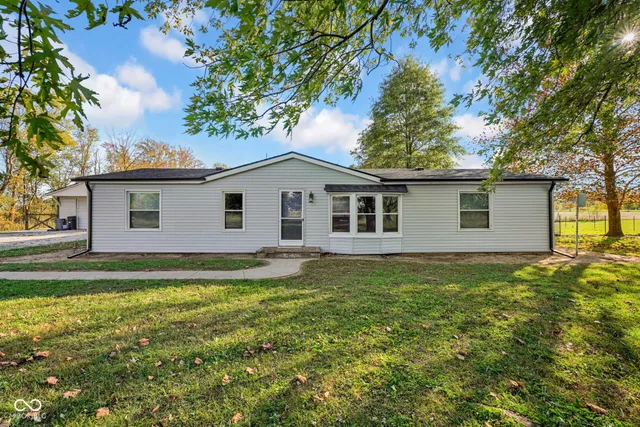 $255,000 | 1001 East 450 South, Columbus, IN 47201