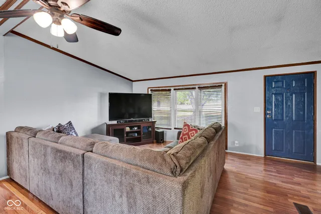 $255,000 | 1001 East 450 South, Columbus, IN 47201