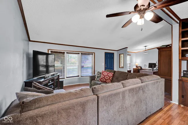 $255,000 | 1001 East 450 South, Columbus, IN 47201