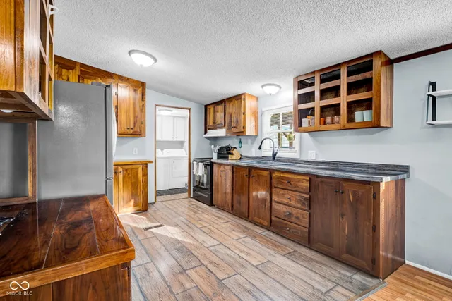 $255,000 | 1001 East 450 South, Columbus, IN 47201