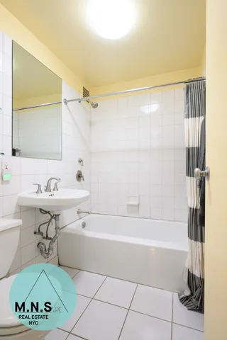 $775,000 | 100 West 15th Street, Unit 2B | Chelsea