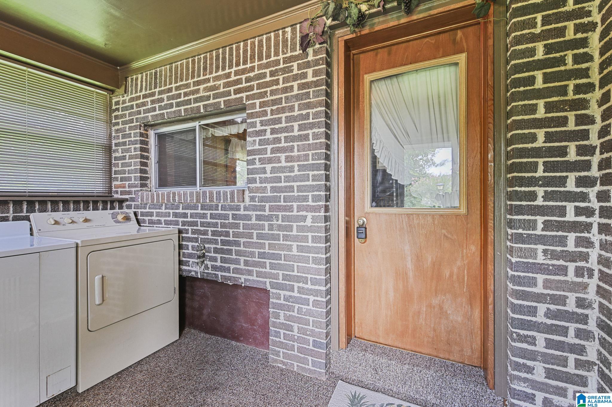 1104 Smith Road Clanton, AL 35045 - Photo 4 of 53
