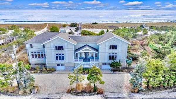 a view of an outdoor space with a balcony