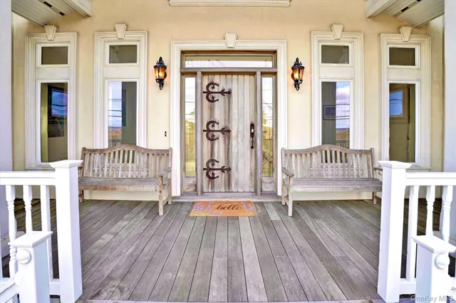 $8,495,000 | 605 Dune Road, Westhampton, NY 11978