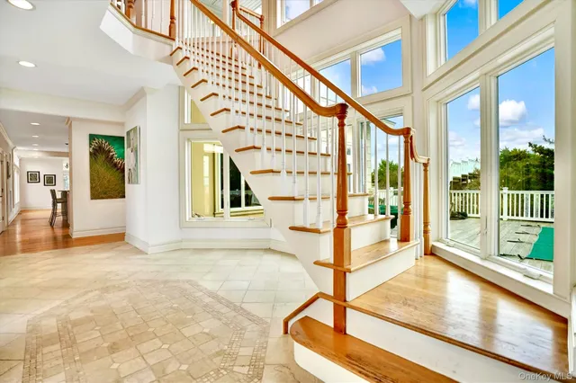 $8,495,000 | 605 Dune Road, Westhampton, NY 11978