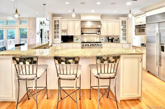 $8,495,000 | 605 Dune Road, Westhampton, NY 11978