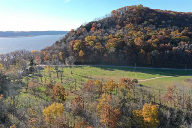 $25,000 | 8.38 M/l Acres Cty Rd C, Ferryville, WI 54628