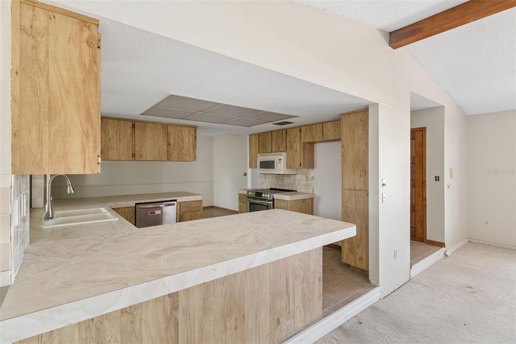 10200 Sunburst Court Spring Hill, FL 34608 - Photo 14 of 39