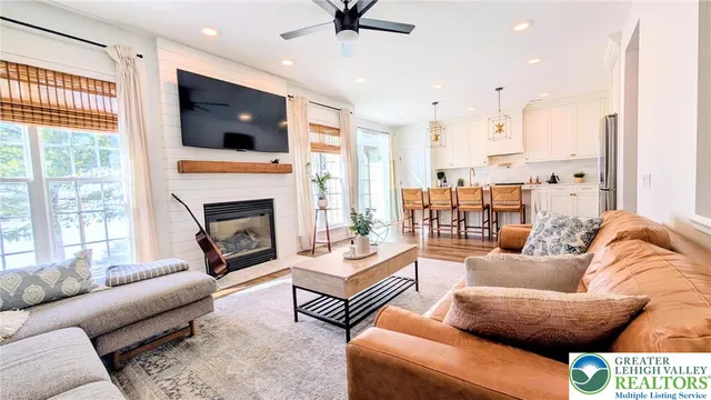 $549,900 | 1834 Majestic Drive, Orefield, PA 18069