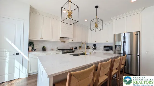 $549,900 | 1834 Majestic Drive, Orefield, PA 18069