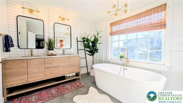 $549,900 | 1834 Majestic Drive, Orefield, PA 18069