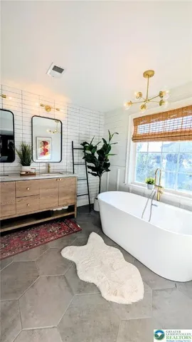 $549,900 | 1834 Majestic Drive, Orefield, PA 18069