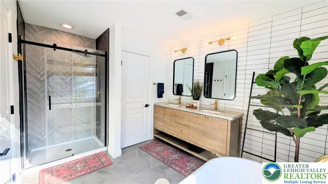 $549,900 | 1834 Majestic Drive, Orefield, PA 18069