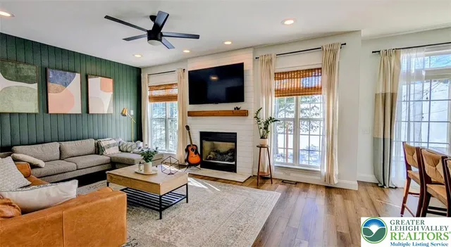 $549,900 | 1834 Majestic Drive, Orefield, PA 18069