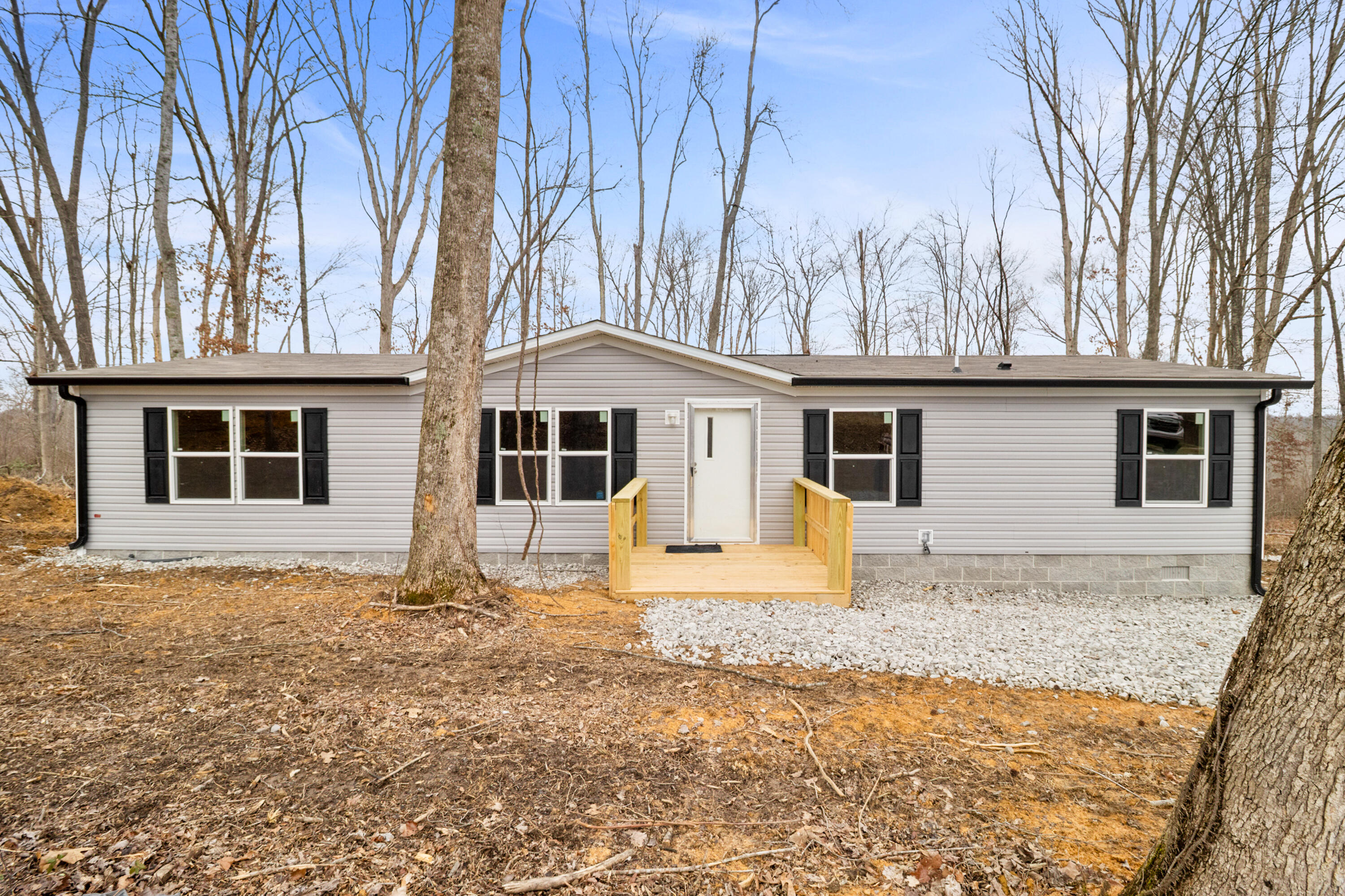 528 Paris Karr Road Keavy, KY 40737 - Photo 2 of 48 IMG_3960