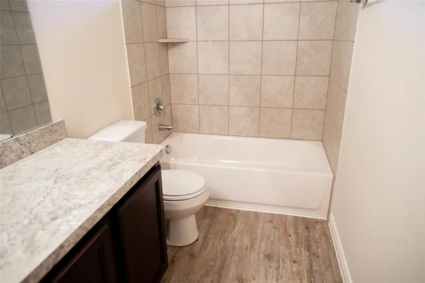 $1,900 | 1710 Swallow Drive, Ennis, TX 75119