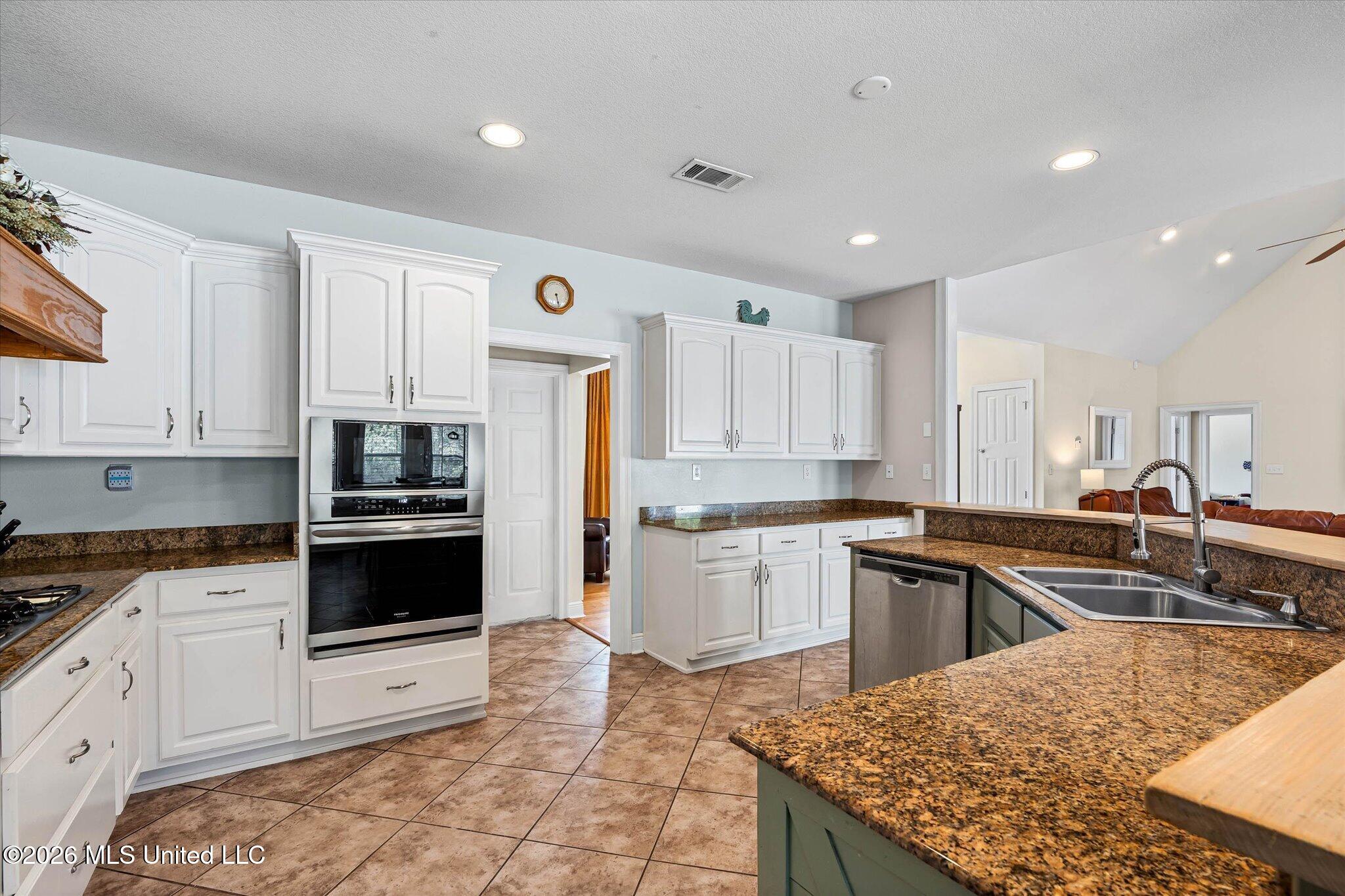 7900 Clamshell Avenue Ocean Springs, MS 39564 - Photo 11 of 46 10-7900 Clamshell Ave-109