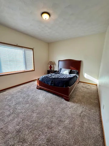 $2,315 | 2500 Grant Street, Unit 212, Bettendorf, IA 52722