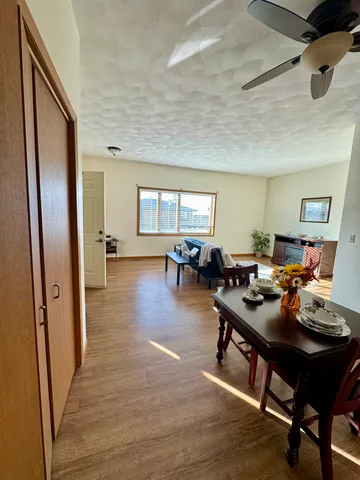 $2,315 | 2500 Grant Street, Unit 212, Bettendorf, IA 52722