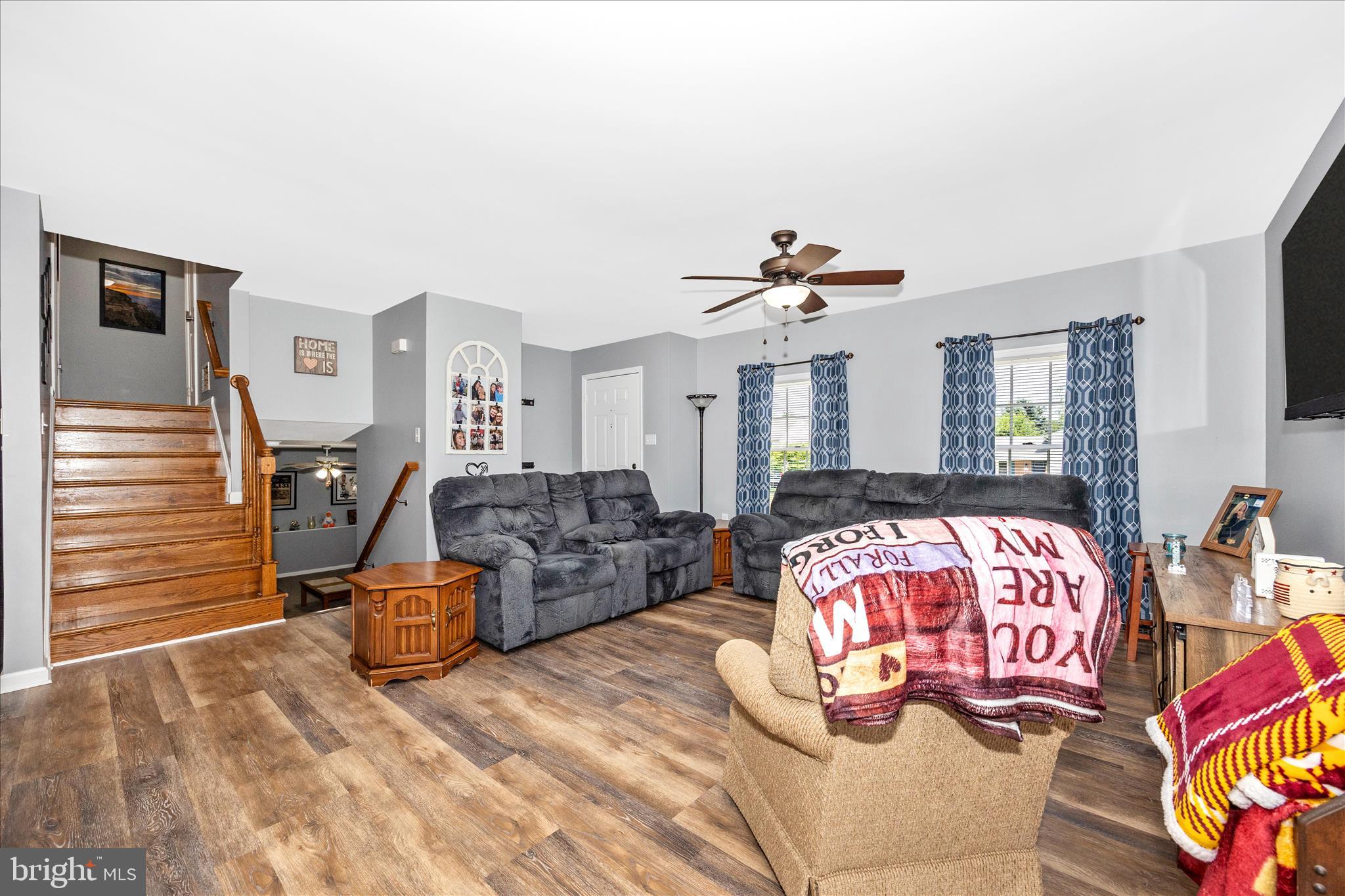 109 Rebecca's Court Smithsburg, MD 21783 - Photo 6 of 44 Living Room