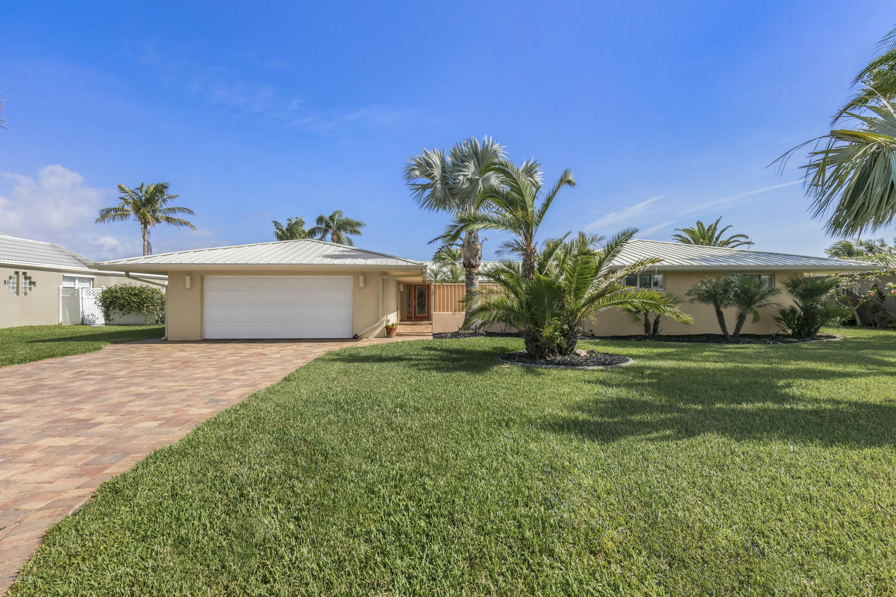 27 Country Club Road Cocoa Beach, FL 32931 - Photo 2 of 25 Front