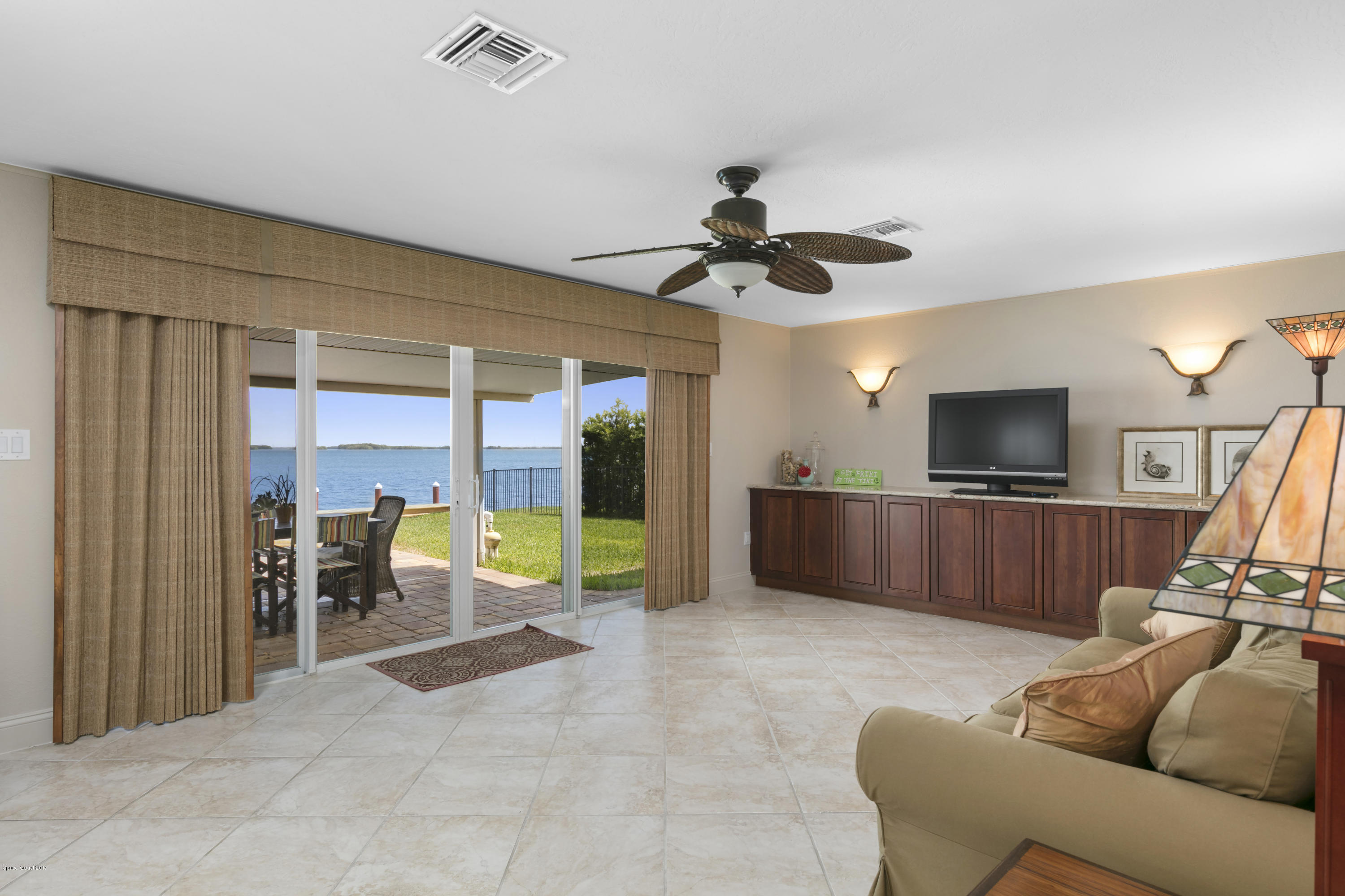 27 Country Club Road Cocoa Beach, FL 32931 - Photo 15 of 25 Family Room
