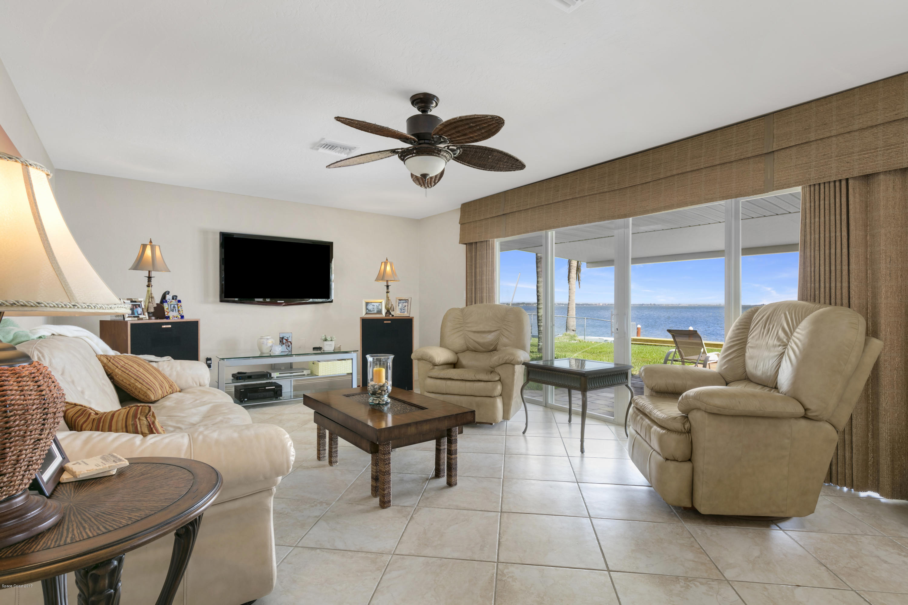 27 Country Club Road Cocoa Beach, FL 32931 - Photo 8 of 25 Formal Living