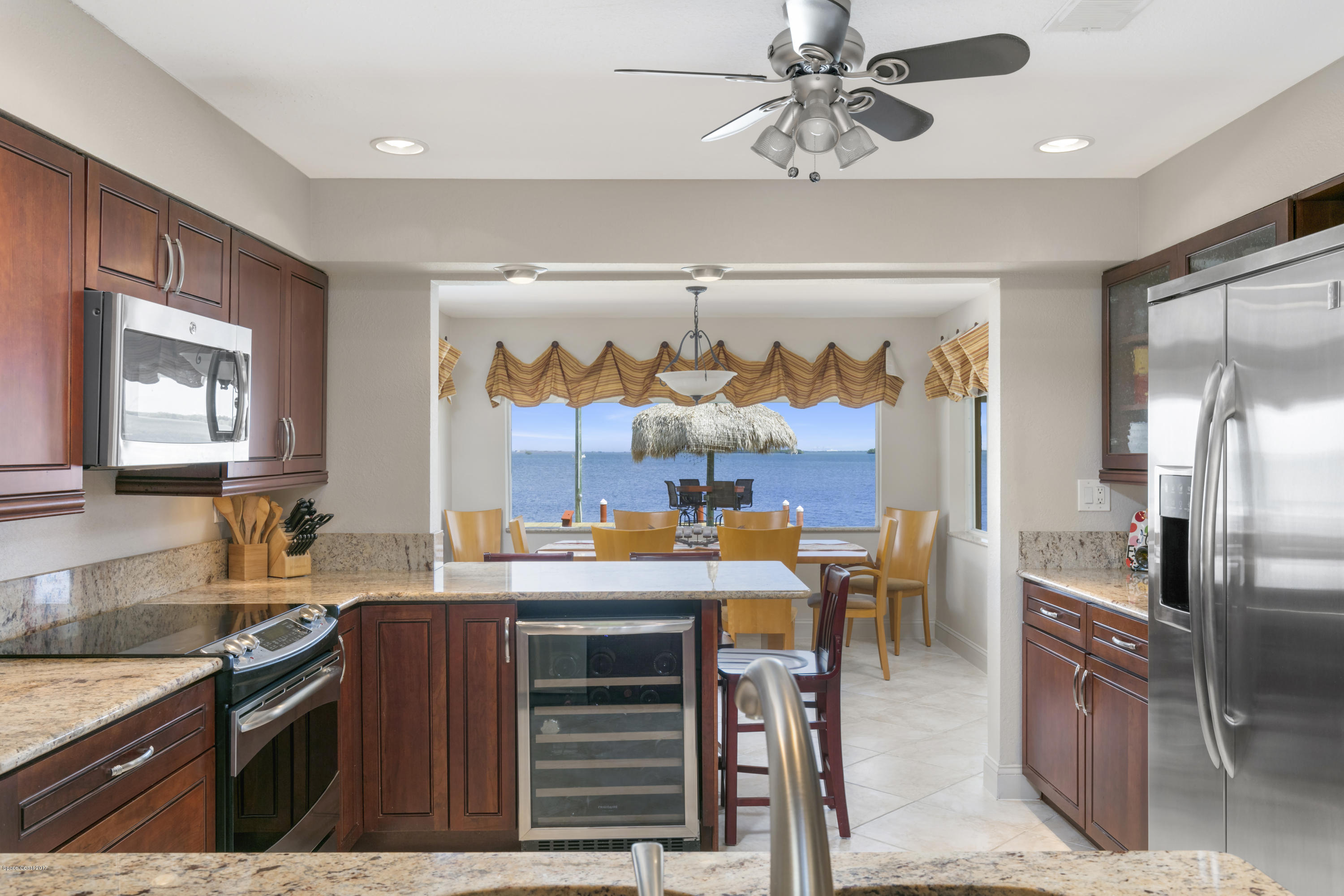 27 Country Club Road Cocoa Beach, FL 32931 - Photo 9 of 25 Kitchen finishes