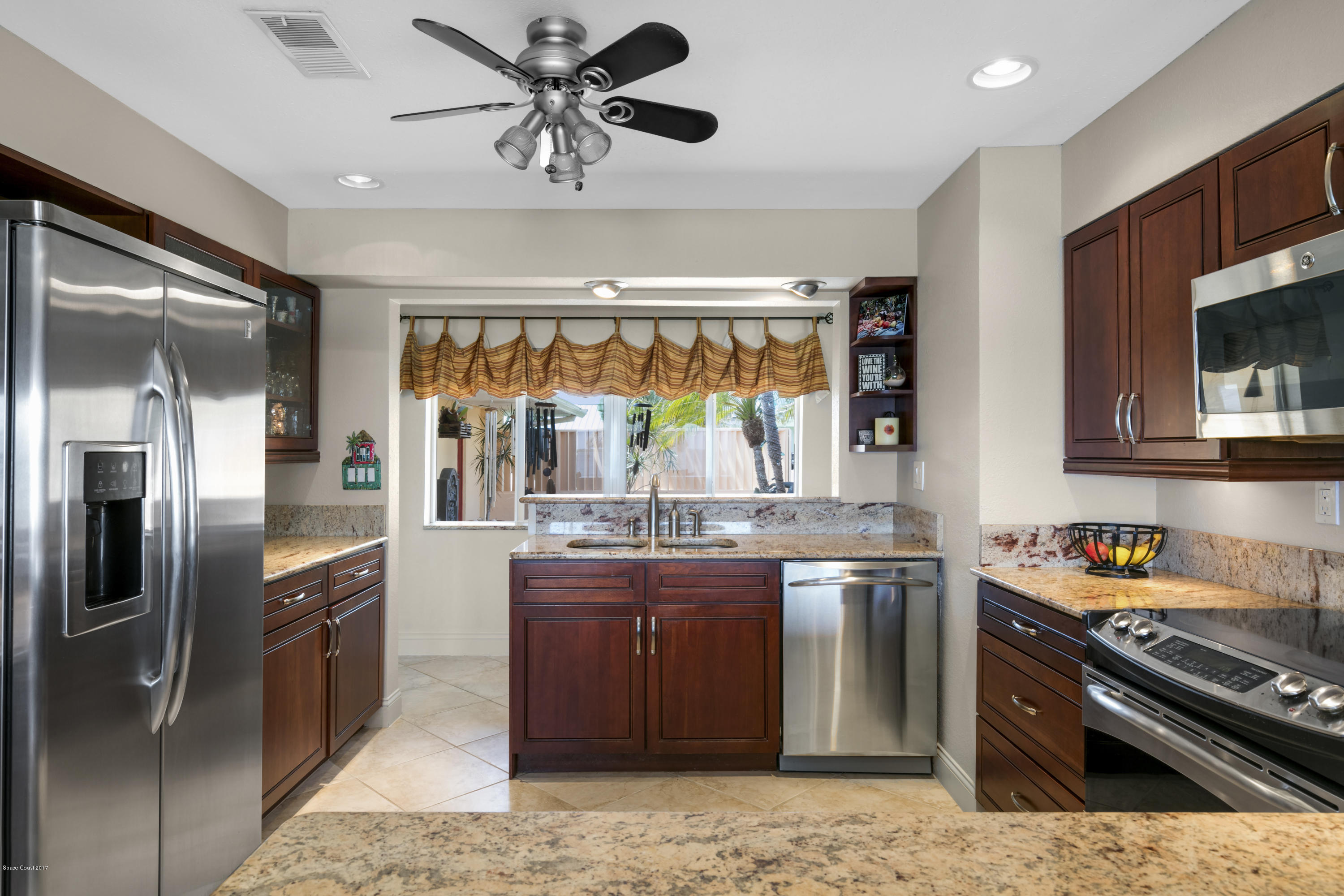 27 Country Club Road Cocoa Beach, FL 32931 - Photo 10 of 25 Kitchen