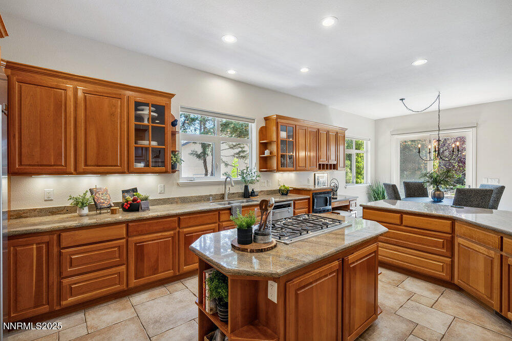 4525 Mountaingate Drive Reno, NV 89519 - Photo 6 of 37 007_dsc08382_410