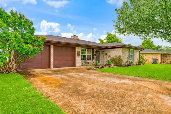 $159,900 | 550 21st Street Northeast, Paris, TX 75460