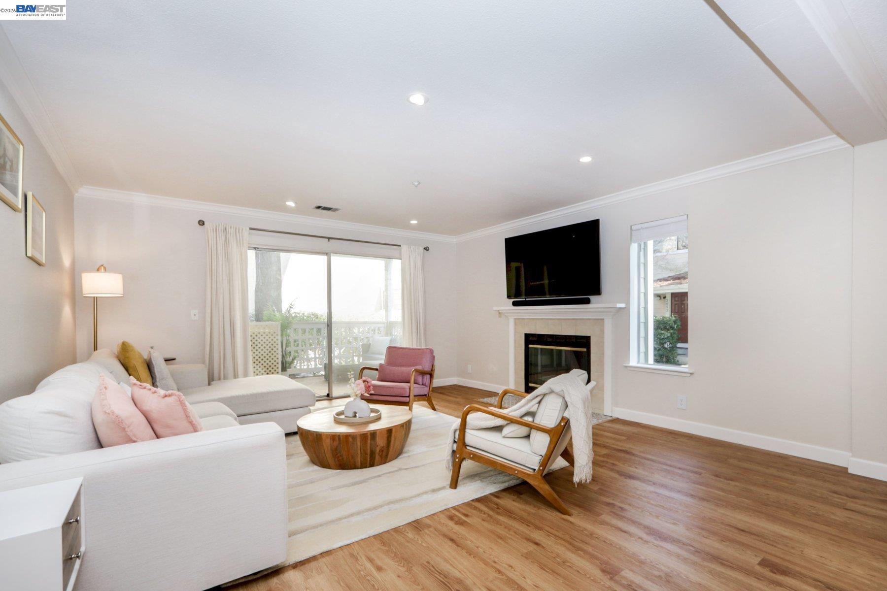 2627 Oak Road, Unit A Walnut Creek, CA 94597 - Photo 3 of 21