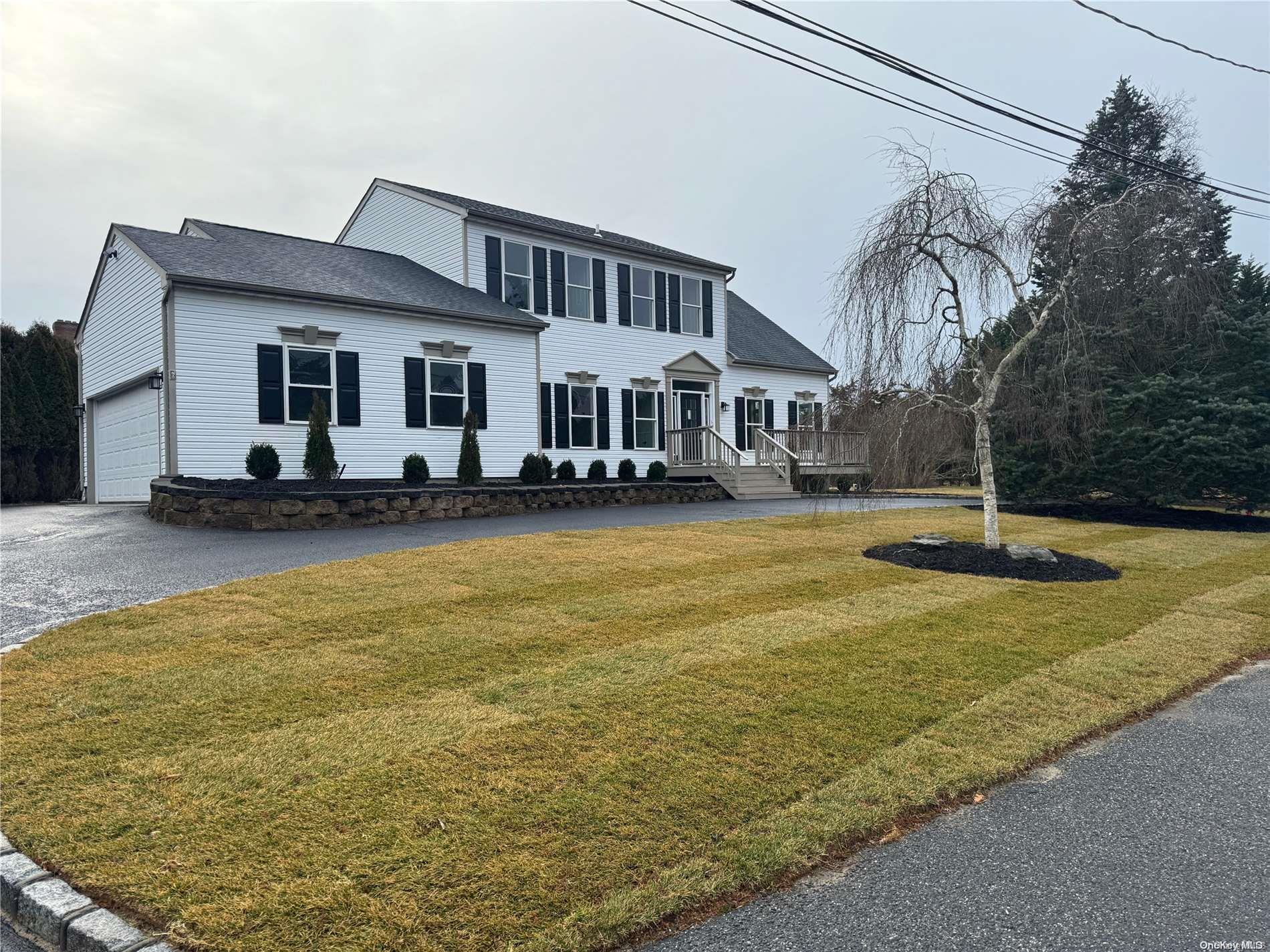 6 Private Road Remsenburg, NY 11960 - Photo 1 of 1