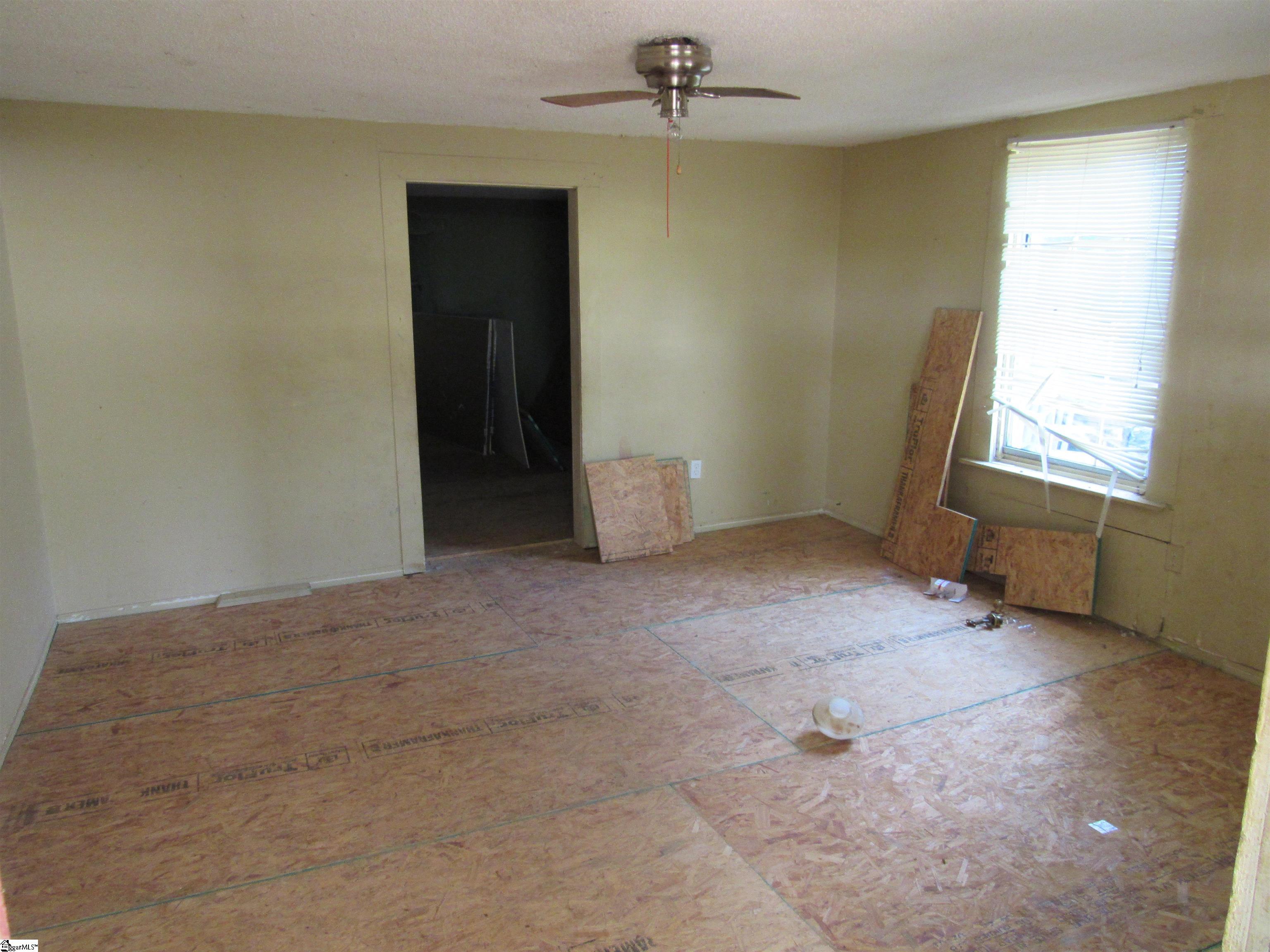 302 May Street Union, SC 29379 - Photo 2 of 16