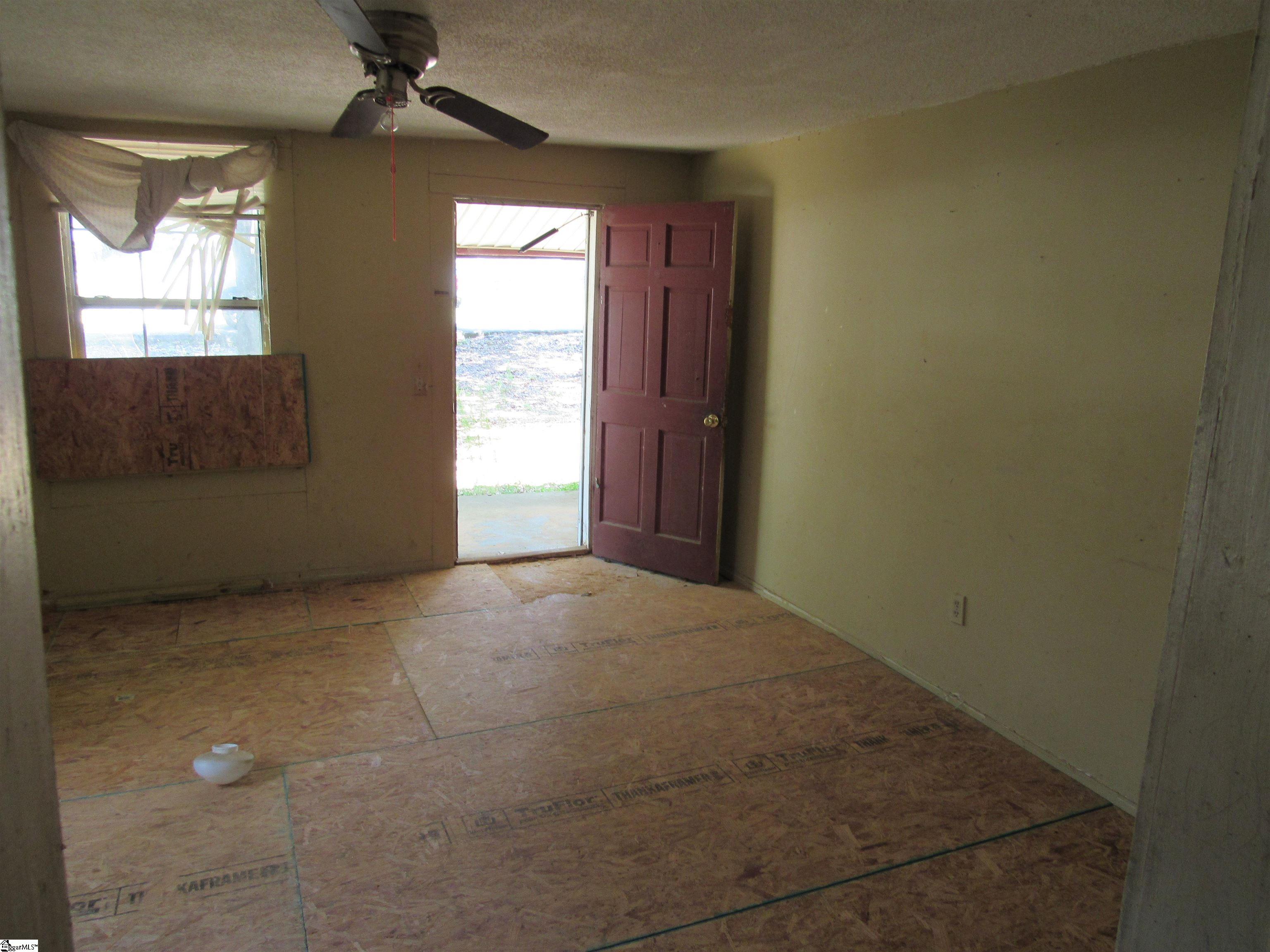 302 May Street Union, SC 29379 - Photo 3 of 16