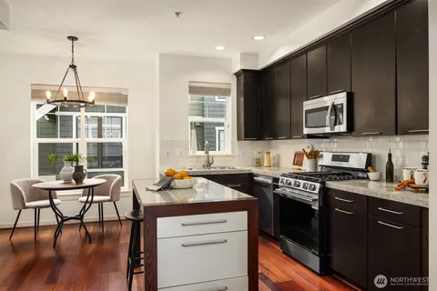 $755,000 | 1848 Northeast Kenyon Court, Issaquah, WA 98029